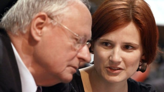 Katja Kipping im Gespräch mit Oskar Lafontaine.