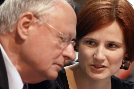 Katja Kipping im Gespräch mit Oskar Lafontaine.