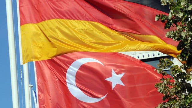 EU-Minister Ömer Celik: "Wir können das eine Österreichisierung Deutschlands nennen. EU-Minister Ömer Celik: "Wir können das eine Österreichisierung Deutschlands nennen.