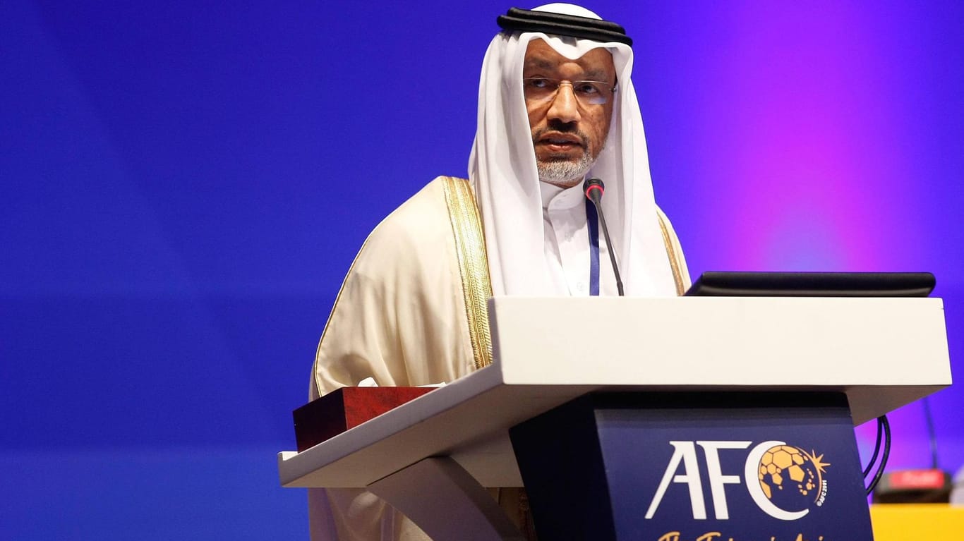 Mohamed Bin Hammam: Wegen Verstößen in seiner Zeit als Präsident der asiatischen Konföderation AFC wurde er für jede Tätigkeit im Fußball gesperrt.