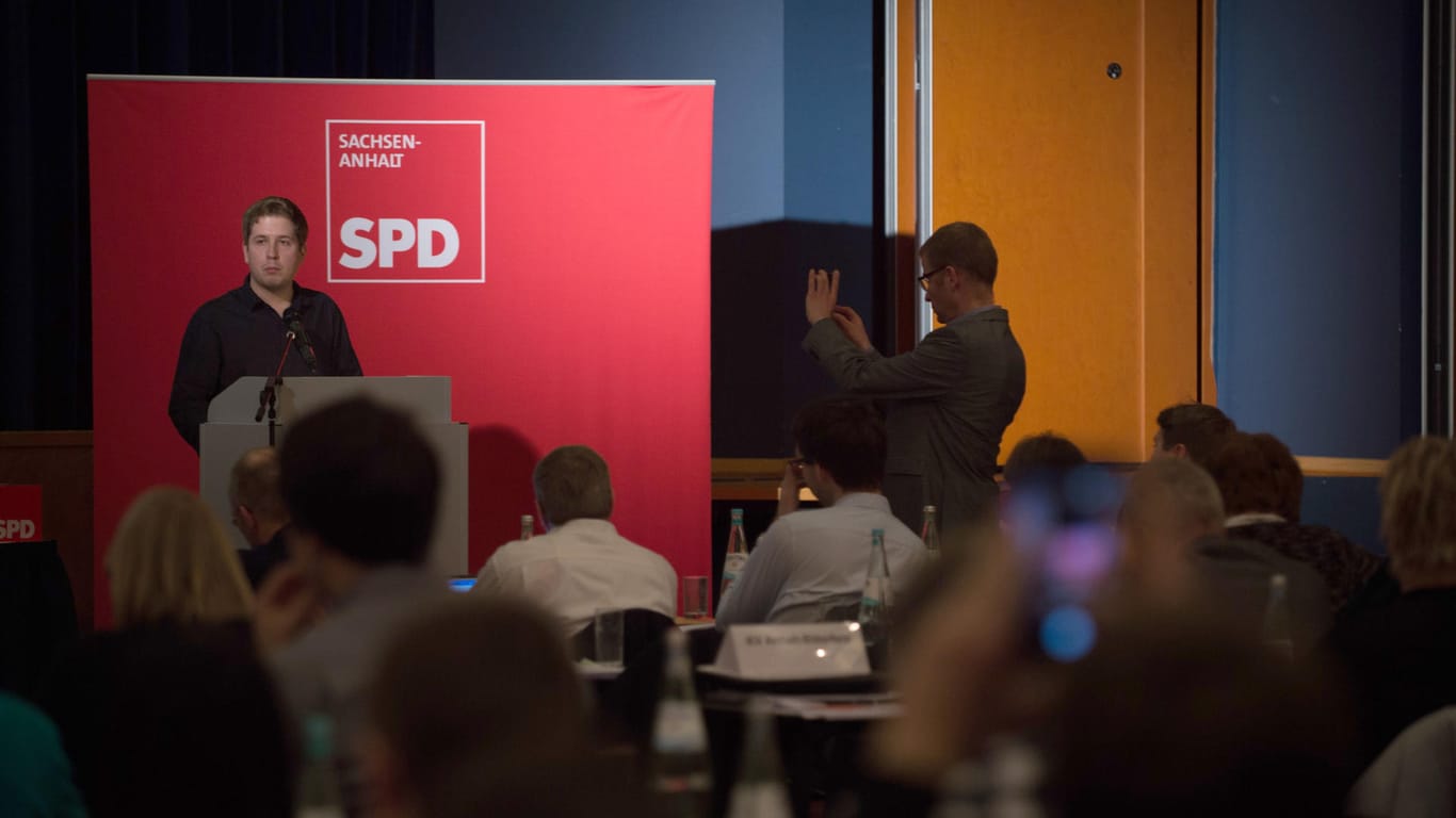 Landesparteitag der SPD in Sachsen-Anhalt: Überraschend haben sich die Gegner einer erneuten Koalition mit der Union durchgesetzt.