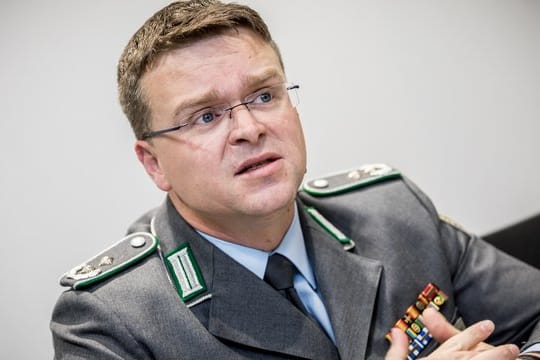 Oberst André Wüstner (Archivbild) sieht Risiken bei der Lieferung von Leopard-Panzern an die Ukraine.