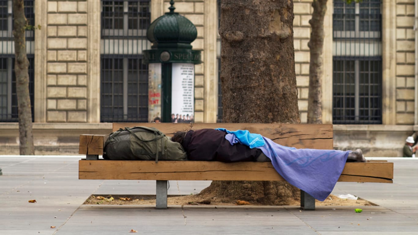 Obdachloser in Paris: Per Smartphone zum Twitter-Star