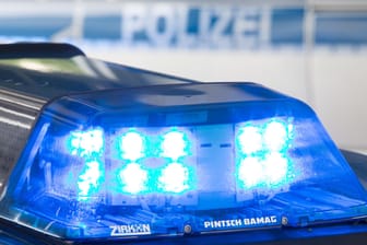 Bei einem Autounfall in Rheinland-Pfalz wurden zwei Menschen leicht verletzt.