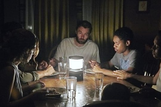 Kim (Riley Keough, l-r), Will (Christopher Abbott), Paul (Joel Edgerton), Travis (Calvin Harrison Jr.