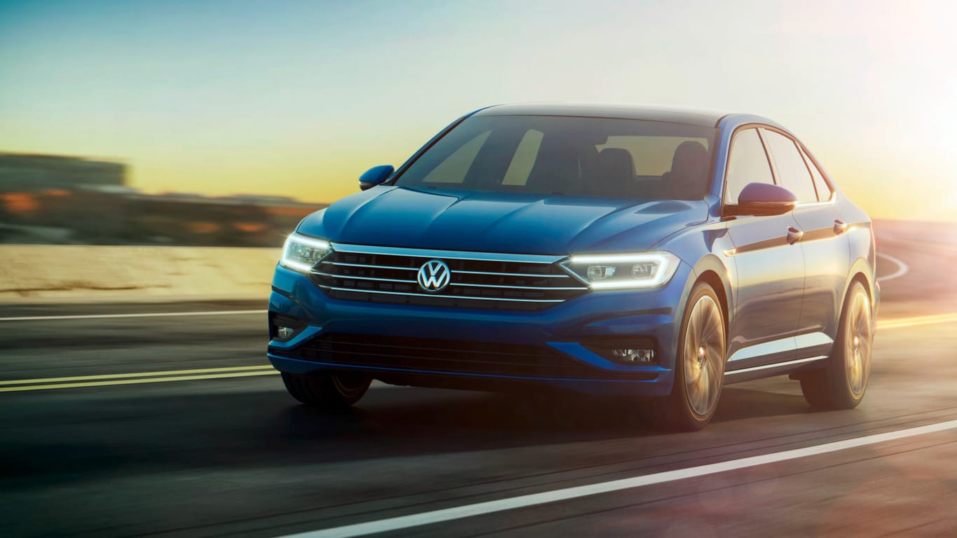 VW Jetta: In den USA ist der Stufenheck-Bruder des Golf der Positionierung nach die sportlichste Möglichkeit, einen Volkswagen zu bewegen.