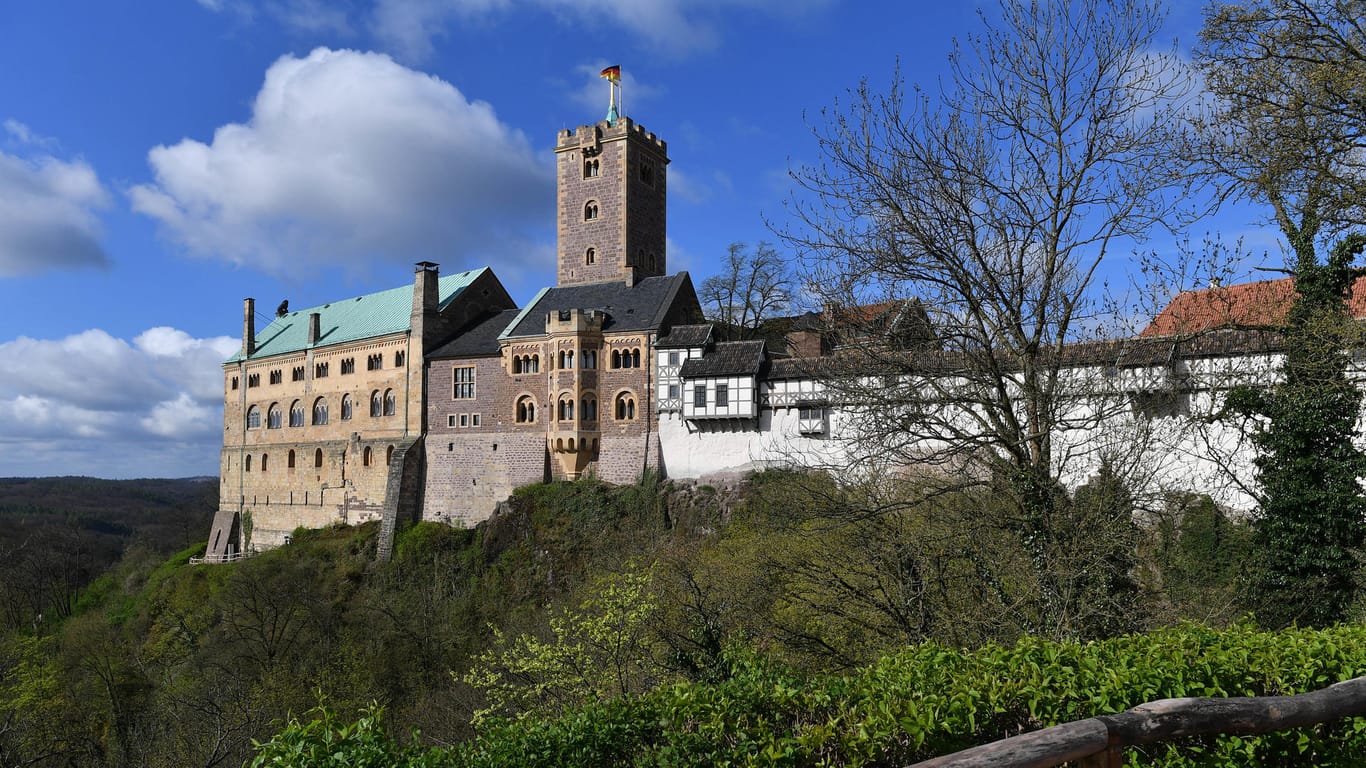 Die Wartburg bei Eisenach: Auch westdeutsche Schüler sollen nach Willen des thüringischen Bildungsministers historische Orte im Osten besser kennenlernen.