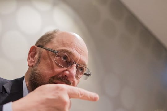 Der SPD-Vorsitzende Martin Schulz wirbt für Koalitionsverhandlungen bei den rheinischen Delegierten des SPD-Bundesparteitags.