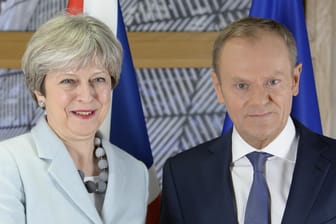 Die britische Premierministerin Theresa May und EU-Ratspräsidenten Donald Tusk