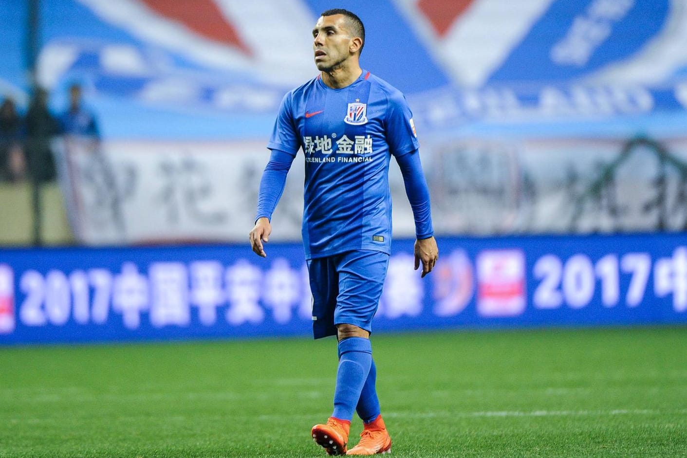 Carlos Tevez im Trikot von Shanghai Shenhua: Der Argentinier hatte wenig Spaß in China - zumindest auf dem Platz...