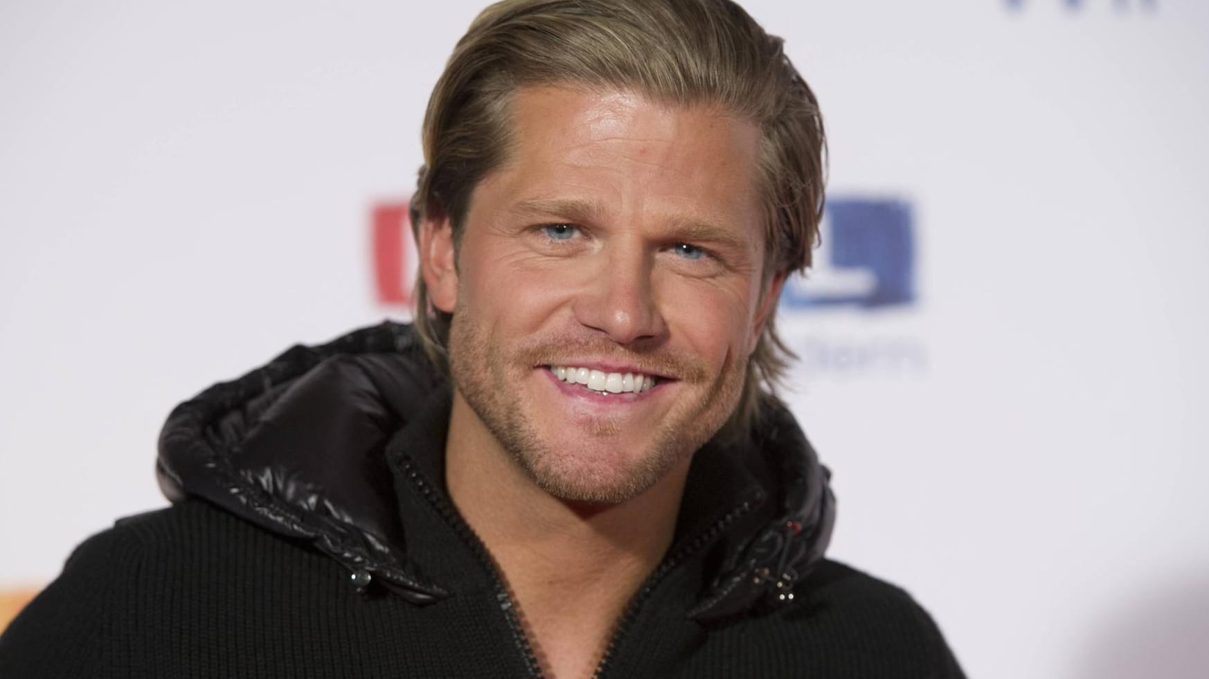 Paul Janke: Seine neue Frisur lässt den Ex-Bachelor in einem ganz anderen Licht erscheinen. Paul Janke: Seine neue Frisur lässt den Ex-Bachelor in einem ganz anderen Licht erscheinen.