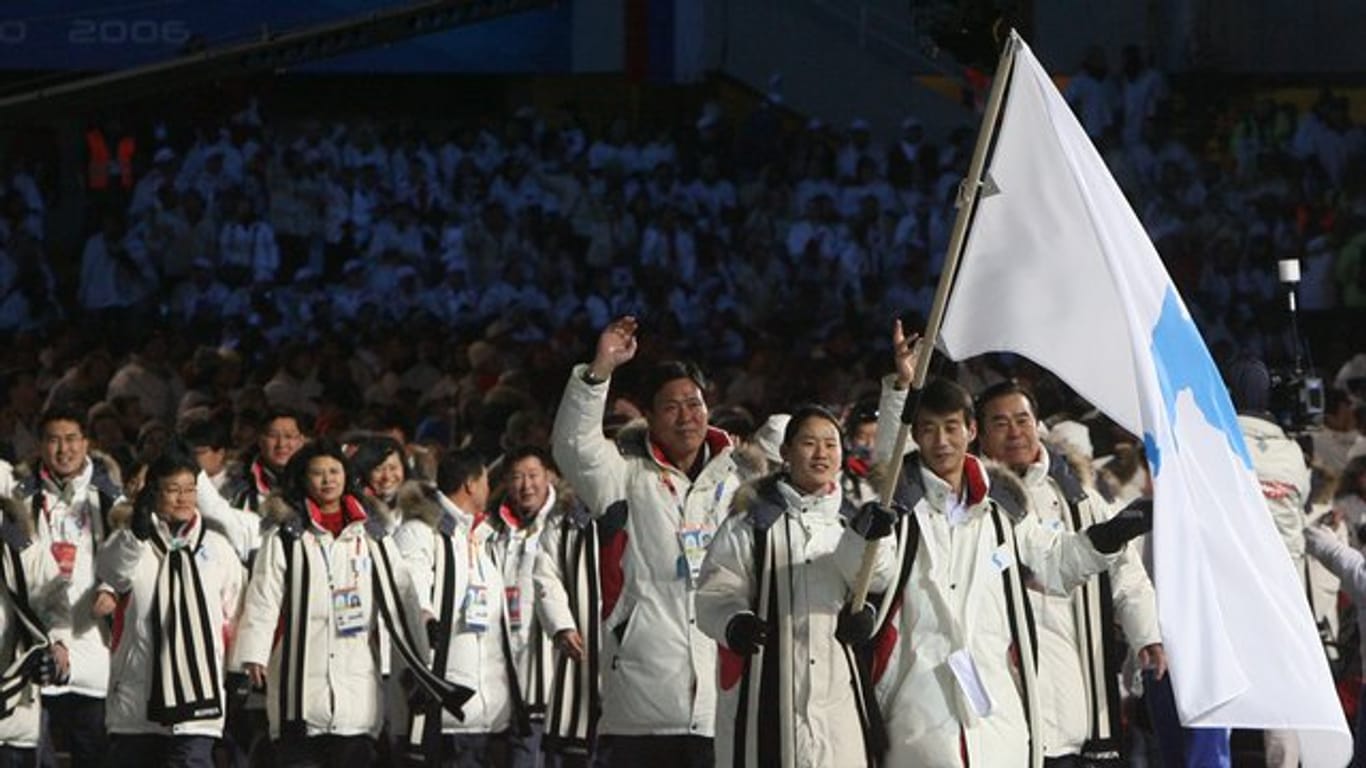 2006 liefen die Sportler aus Süd- und Nordkorea Eröffnungsfeier in Turin mit einer Flagge der koreanischen Halbinsel ein.