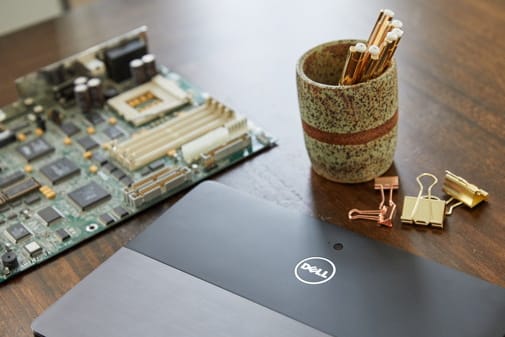Dell-Recycling: Aus altem Platinen-Gold wird neuer Schmuck