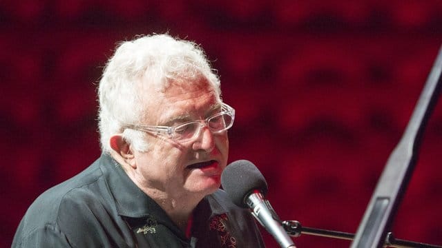 Randy Newman bei einem Konzert in Luzern 2014.