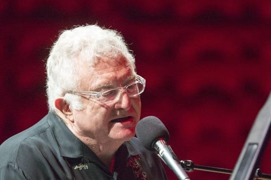 Randy Newman bei einem Konzert in Luzern 2014.