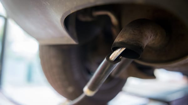 Abgasmessung: Wer sein Dieselauto gegen ein neues eintauschen möchte, sollte die Dieselprämien der Hersteller nutzen. (Symbolbild) Abgasmessung: Wer sein Dieselauto gegen ein neues eintauschen möchte, sollte die Dieselprämien der Hersteller nutzen. (Symbolbild)