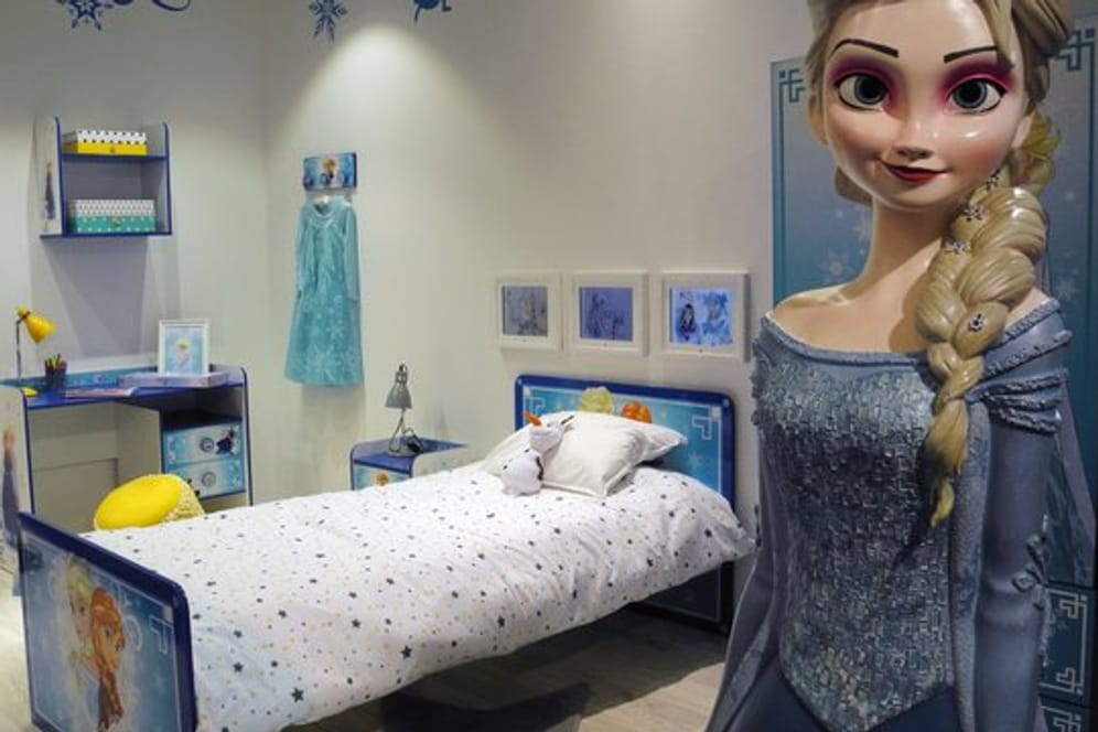Ein Prinzessinnentraum in Blau? Ja, wenn es sich dabei um die bei Mädchen so beliebte Eiskönigin Elsa aus dem Disneyfilm "Frozen" handelt.