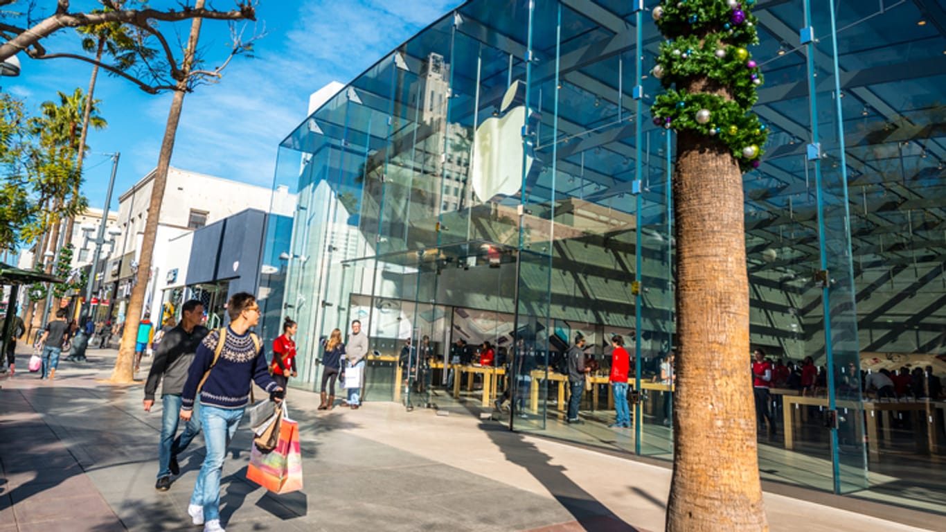 Apple-Store in Santa Monica: Apple will in den USA Milliarden investieren.