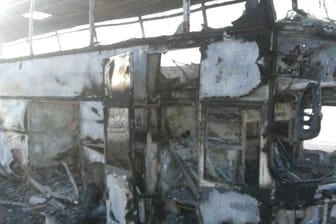 In Kasachstan brannte ein Bus vollkommen aus: 52 von 57 Insassen kamen dabei ums Leben.