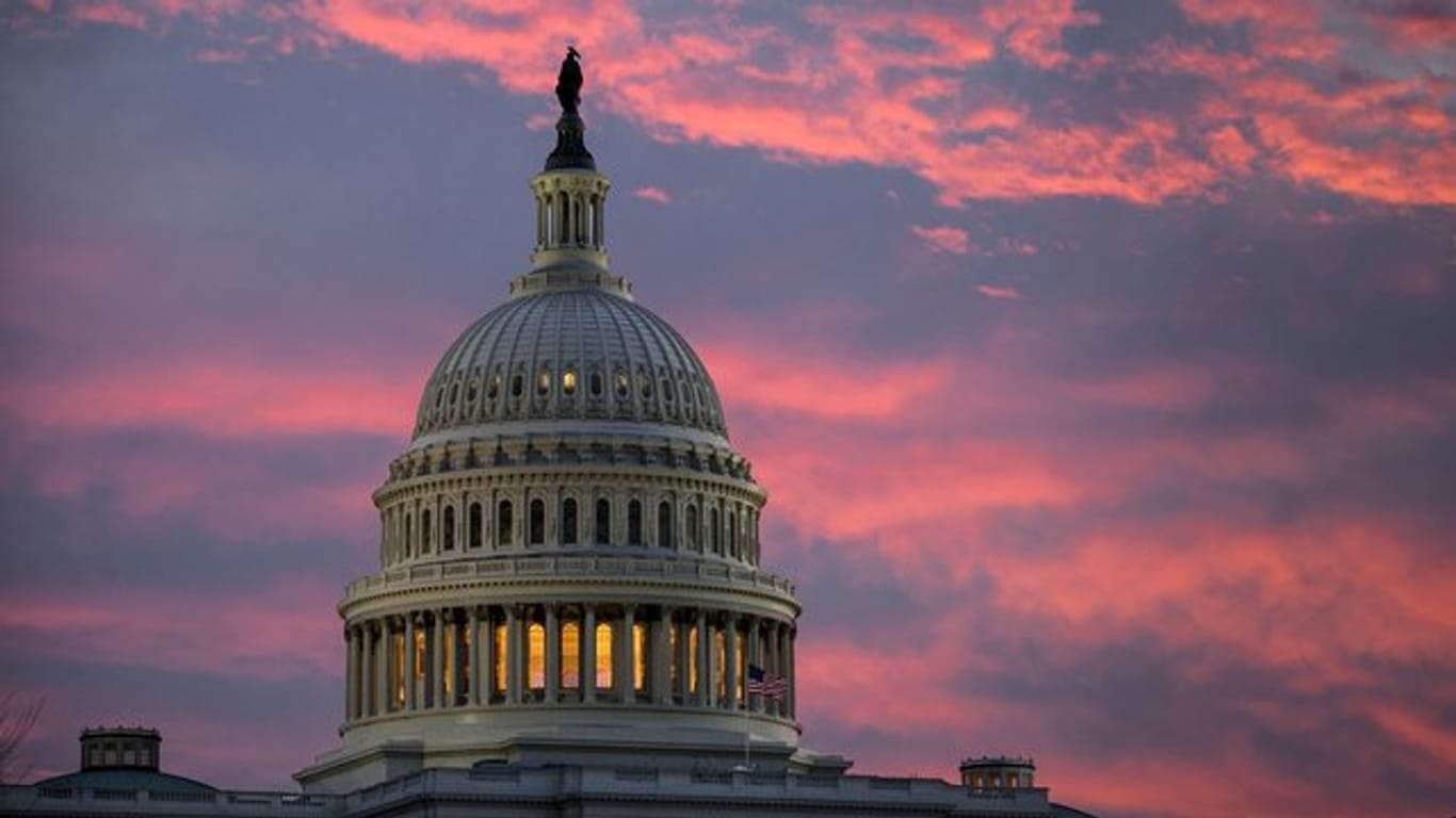 Das Kapitol in Washington: In den USA könnten bald große Bereiche des öffentlichen Dienstes stillstehen.