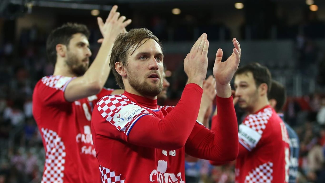 Jubel nach Zittersieg: Die kroatischen Handballer feiern mit ihren Fans.