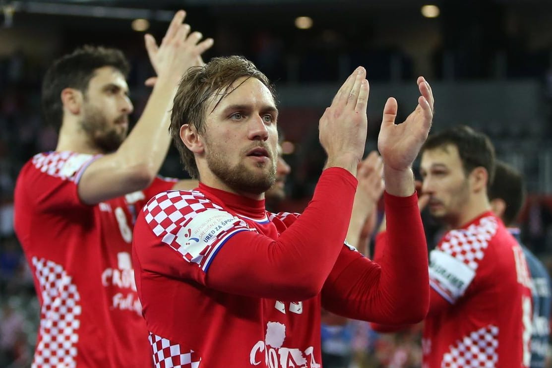 Jubel nach Zittersieg: Die kroatischen Handballer feiern mit ihren Fans.