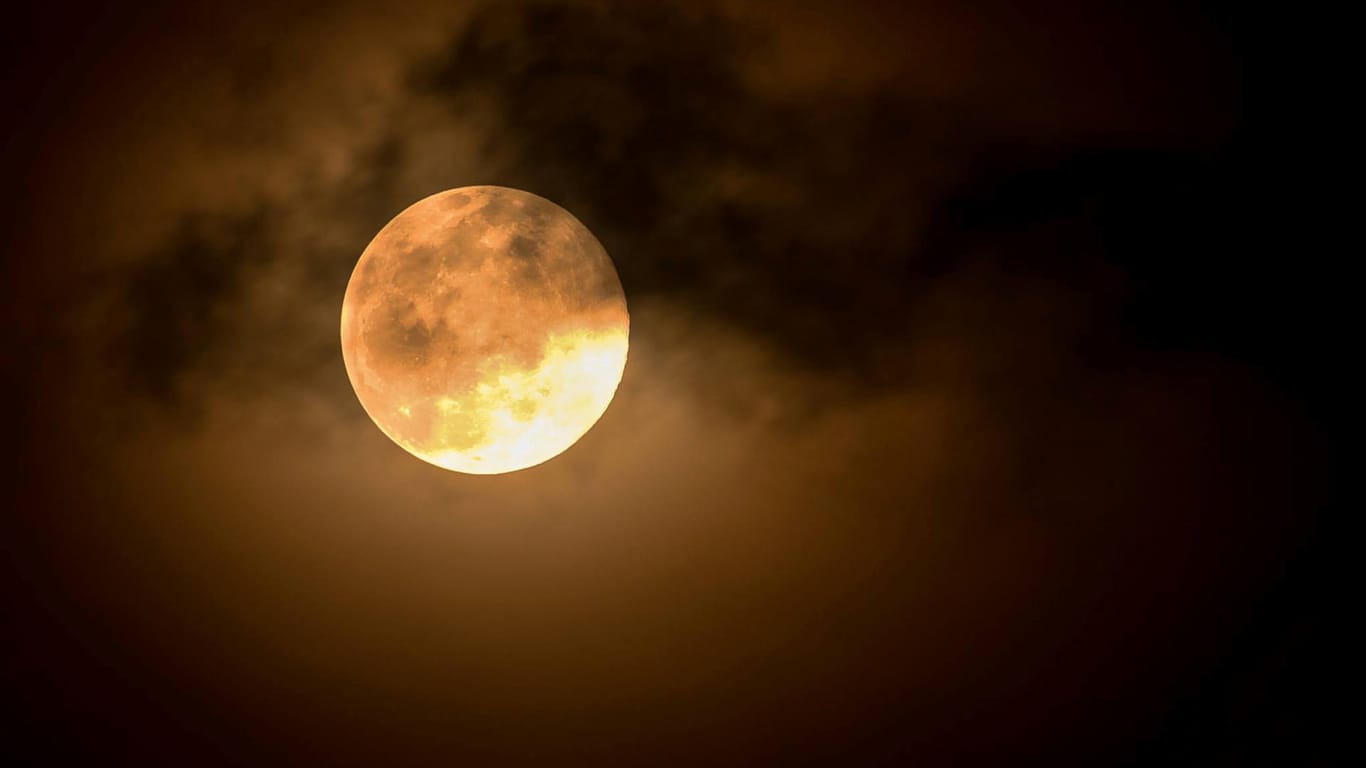 Vollmond am Himmel: Am 3. Juli erreicht der Mond seine volle Position.