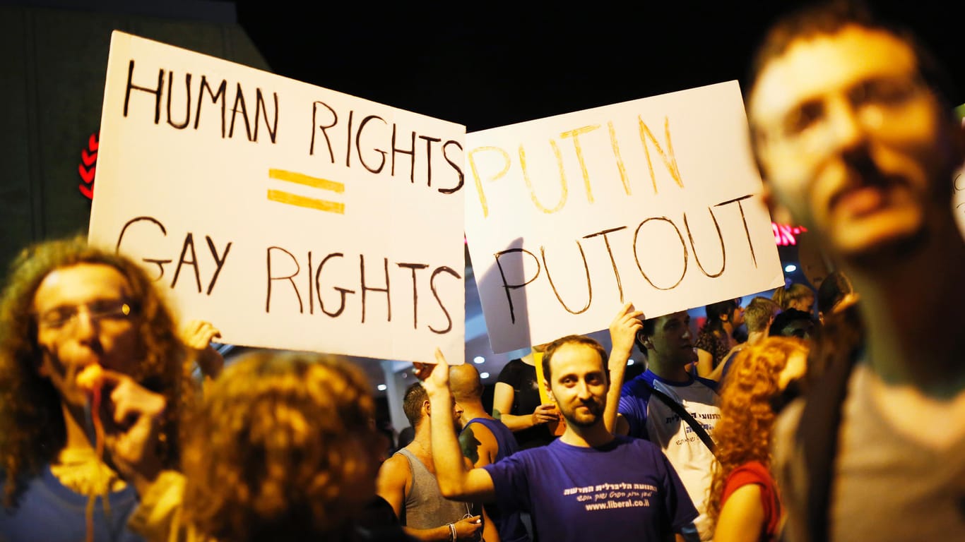 Diskriminierende Gesetze in Russland: Als 2013 das Gesetz gegen die Propagierung gleichgeschlechtlicher Lebensweisen eingeführt wurde, gingen Exil-Russen in der ganzen Welt dagegen auf die Straße. Auch in Tel Aviv.