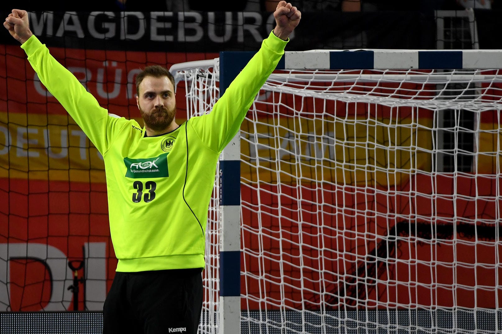 DHB-Keeper Andreas Wolff jubelt im Spiel gegen Tschechien.