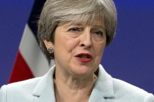 "Es kommt kein zweites Referendum über den EU-Austritt", sagt May.