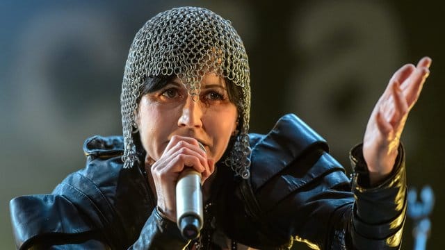 Die Sängerin Dolores O'Riordan war am 15. Die Sängerin Dolores O'Riordan war am 15.
