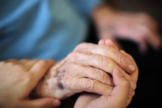 "Die Pflegereform bringt deutlich weniger, als von der Bundesregierung behauptet", sagt der Vorstand der Deutschen Stiftung Patientenschutz.