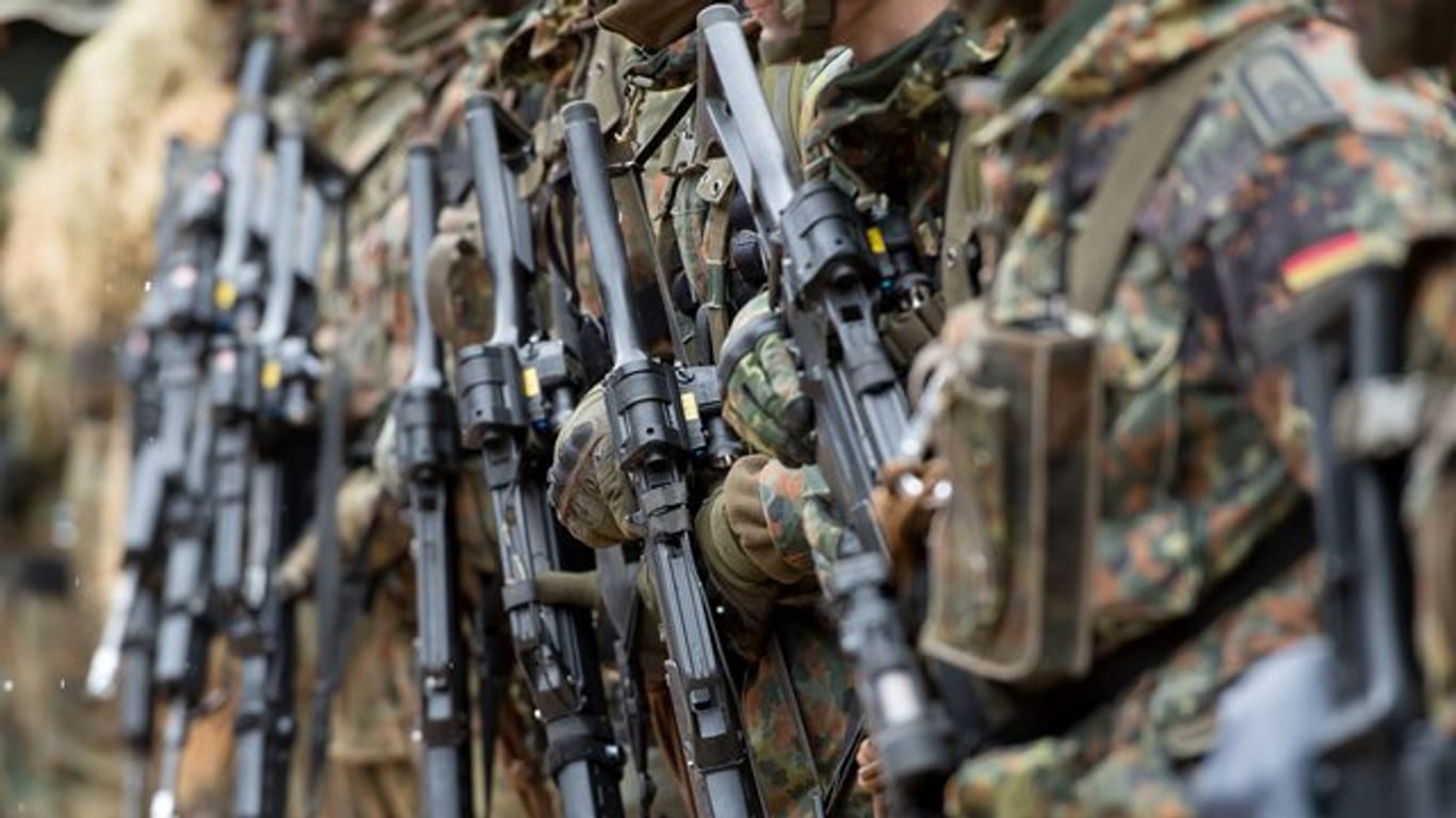 Nach Ansicht des Wehrbeauftragten ist die Bundeswehr als Ganzes "im Rahmen der kollektiven Verteidigung derzeit nicht einsetzbar".