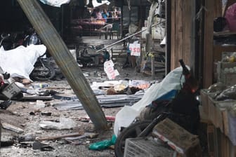 Anschlag auf einen Markt in Thailand: Aufständische sollen die Bombe in einem Motorrad versteckt haben.