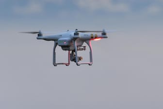 Schutz gegen Drohnen-Gefahren: Die Deutsche Flugsicherung (DFS) schätzte die Zahl der Drohnen im Jahr 2017 auf rund 600.000. (Symbolbild)