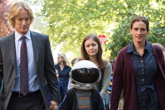 Die Familie Pullmann (Owen Wilson, Jacob Tremblay, Izabela Vidovic, Julia Roberts) geht ihren Weg.