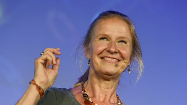 Cornelia Funke 2017 in einem Hörsaal der Universität Hamburg.