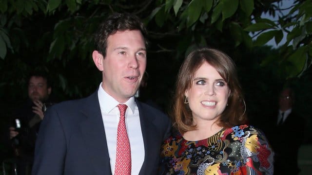 Die britische Prinzessin Eugenie und ihr Freund Jack Brooksbank haben sich verlobt. Die britische Prinzessin Eugenie und ihr Freund Jack Brooksbank haben sich verlobt.