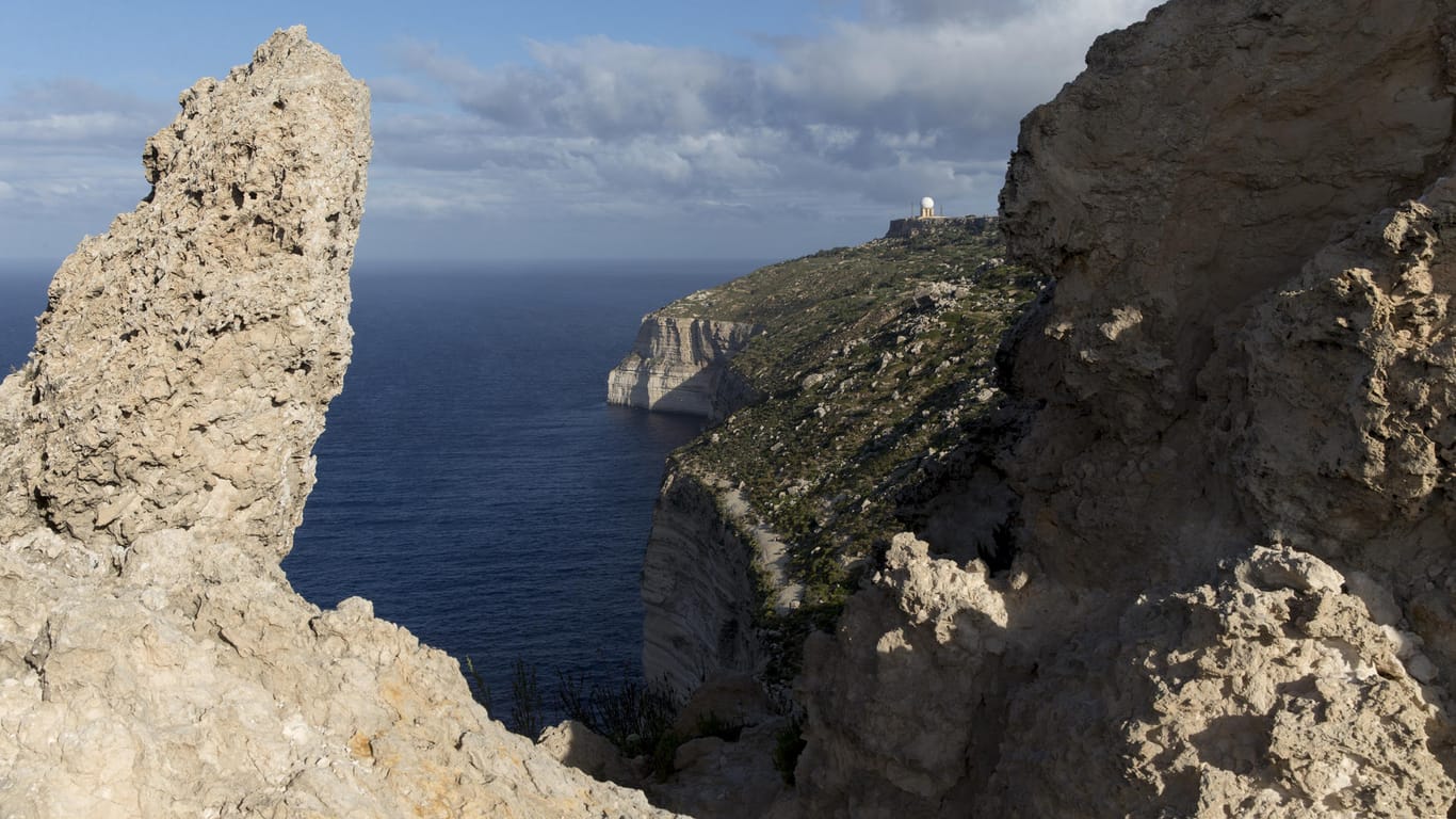 Die Dingli-Steilküste Malta: Der rätselhafte Tod eines Jugendlichen aus Oldenburg soll nun neu untersucht werden.