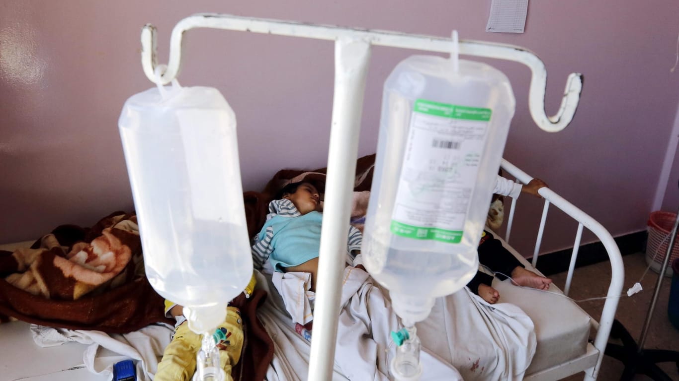 Kinder in einem Krankenhaus im Jemen: Ein Diphterie-Ausbruch fordert viele Todesopfer.