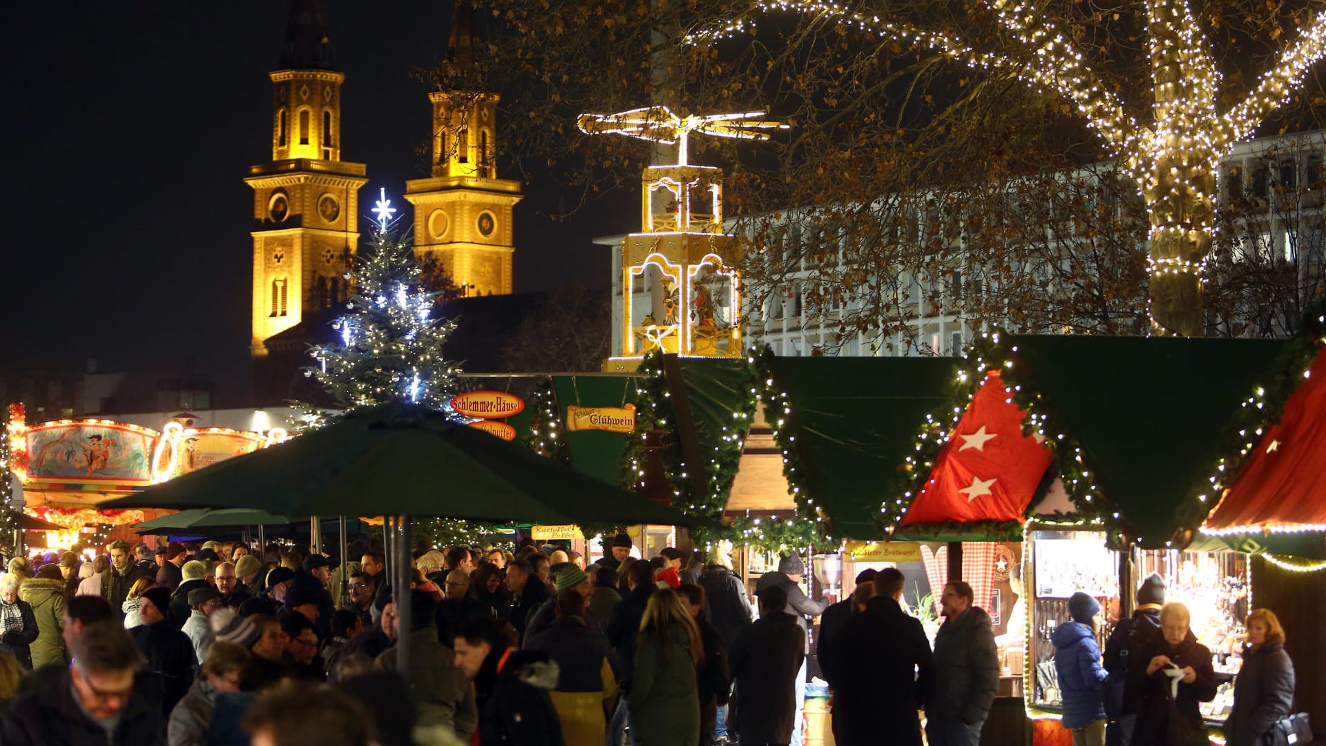 Weihnachtsmarkt Ludwigshafen 2016: Ein damals zwölfjähriger Junge soll hier versucht haben, eine Bombe zu zünden. Nun soll ein Bekennervideo aufgetaucht sein.