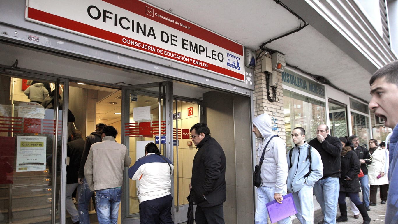 Ein Jobcenter in Spanien: In dem südeuropäischen Land ist die Arbeitslosenquote um zwei Prozent zurückgegangen.