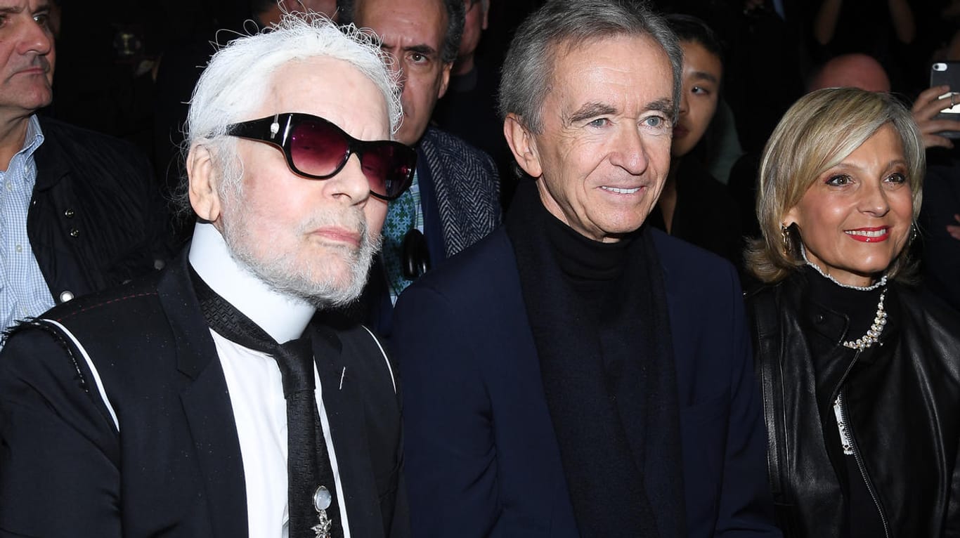 Karl Lagerfeld: Während der Fashion Week in Paris zeigte er sich in einem veränderten Look.