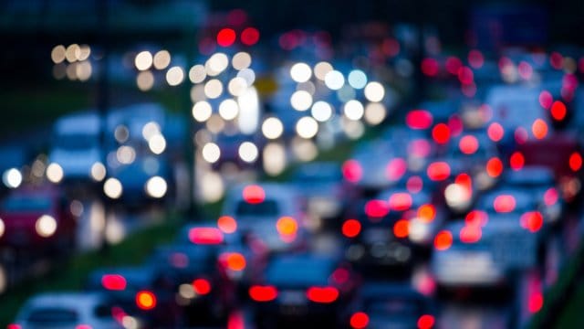 Die drei Bundesländer mit den meisten Staumeldungen waren erneut Nordrhein-Westfalen, Bayern und Baden-Württemberg. Die drei Bundesländer mit den meisten Staumeldungen waren erneut Nordrhein-Westfalen, Bayern und Baden-Württemberg.