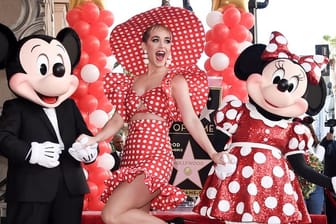 Katy Perry hat sich stylish an Minnie Maus orientiert.