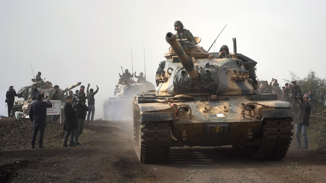 Türkische Panzer in der Region Afrin: Die türkische Armee greift die Kurdenmiliz YPG im Norden Syriens an.
