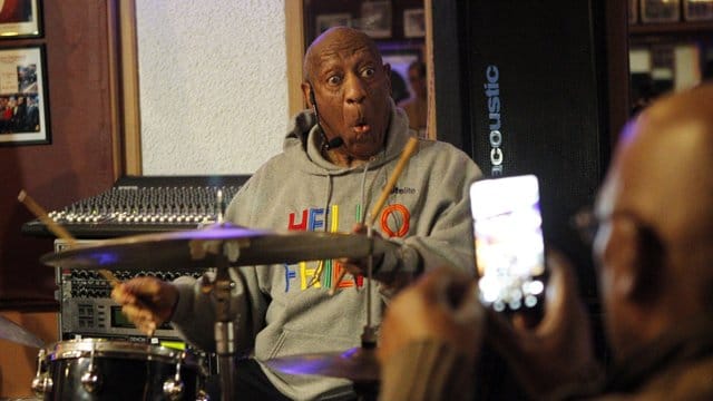 Bill Cosby präsentiert sein Comedy-Programm im LaRose Jazz Club in Philadelphia.