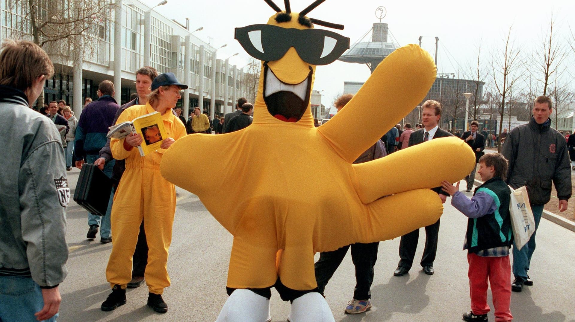 Rolf, das Maskottchen der Postleitzahlkampagne: "Hip, hop, Postleitzahl!"