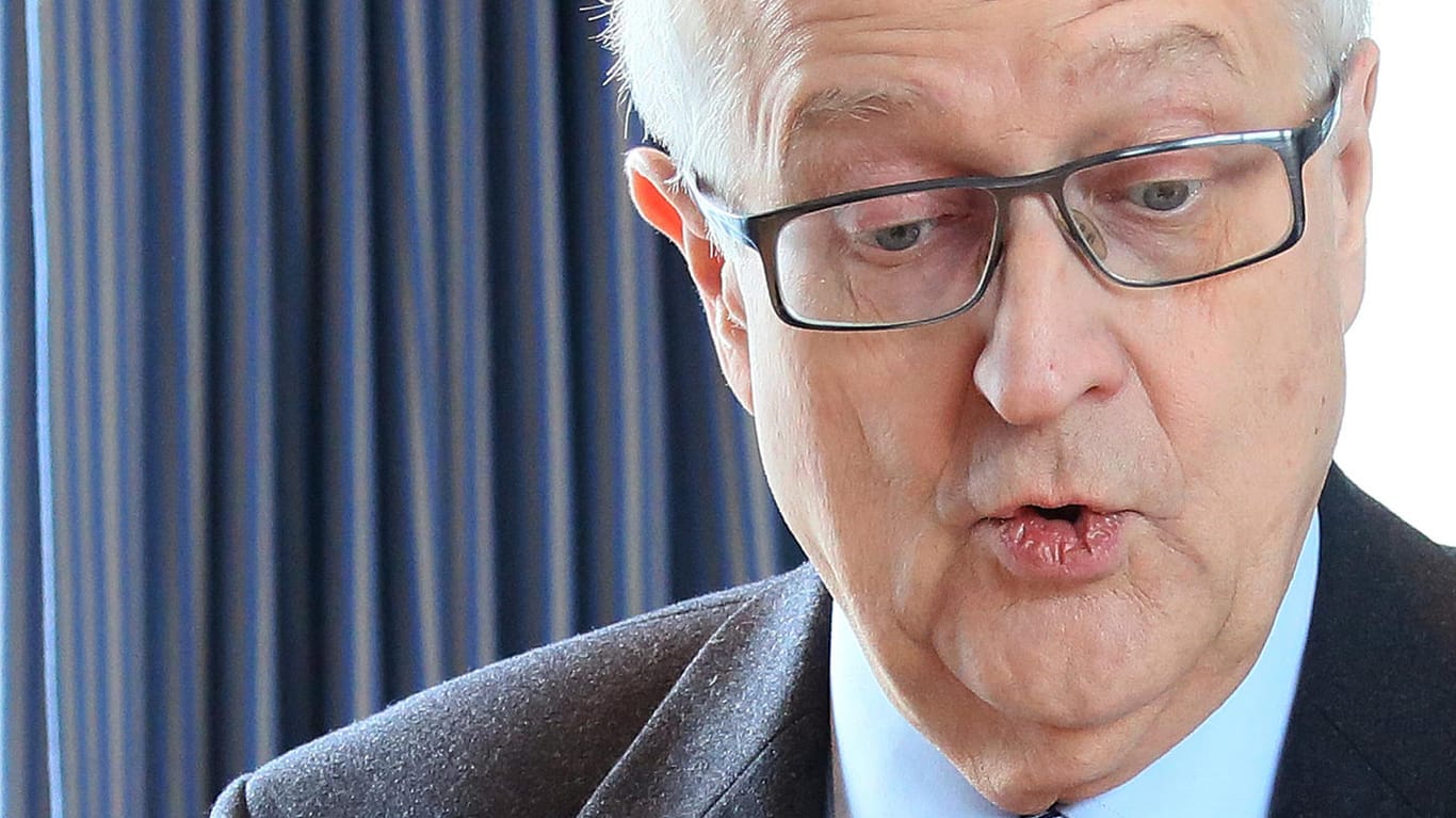 FDP-Politiker Rainer Brüderle: Eine Autorin warf ihm anzügliche Bemerkungen und unangemessenes Verhalten vor.