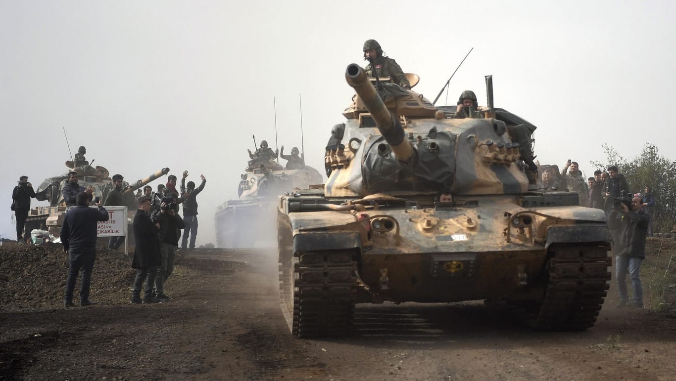 Türkische Panzer in Nordsyrien: Rüstungsexperten bestätigen, dass deutsche Leopard-Panzer dort zum Einsatz kommen.
